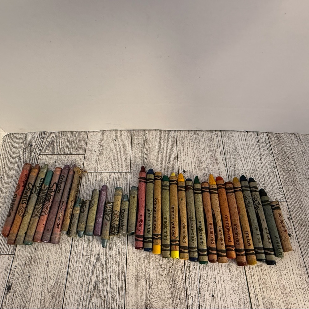 Huge Vintage Lot of 33 Retired Crayola Crayons W/ Silver Swirls Included